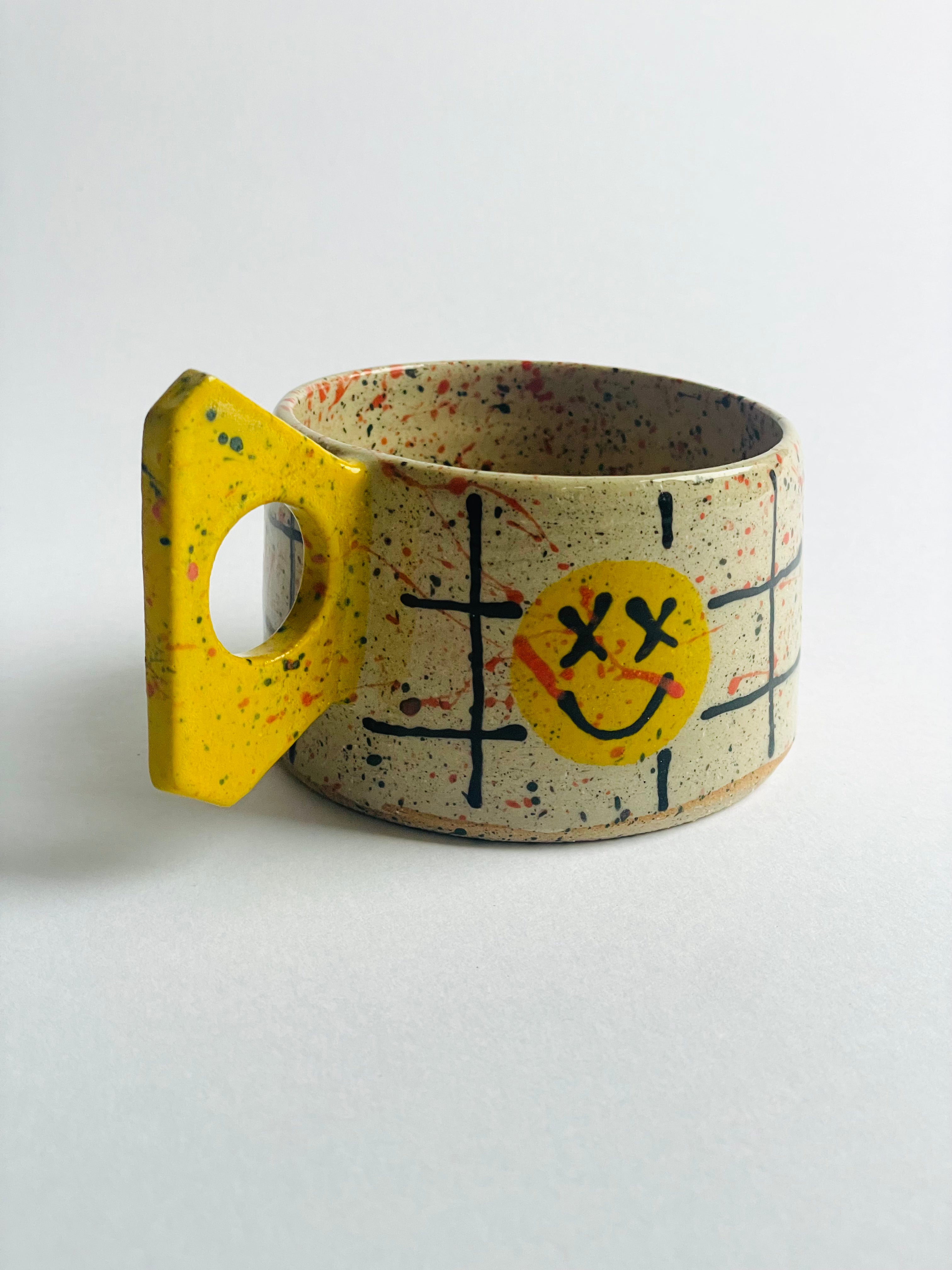 XO XX Happy Mug - Bow Handle